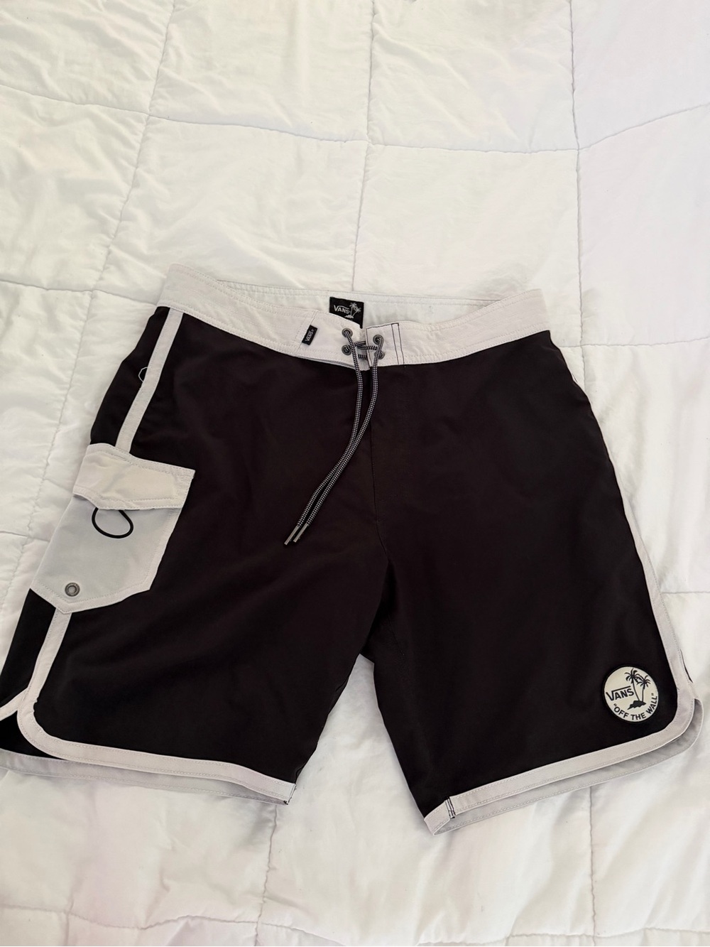 Vans Men’s Black & white Trim Boardshorts